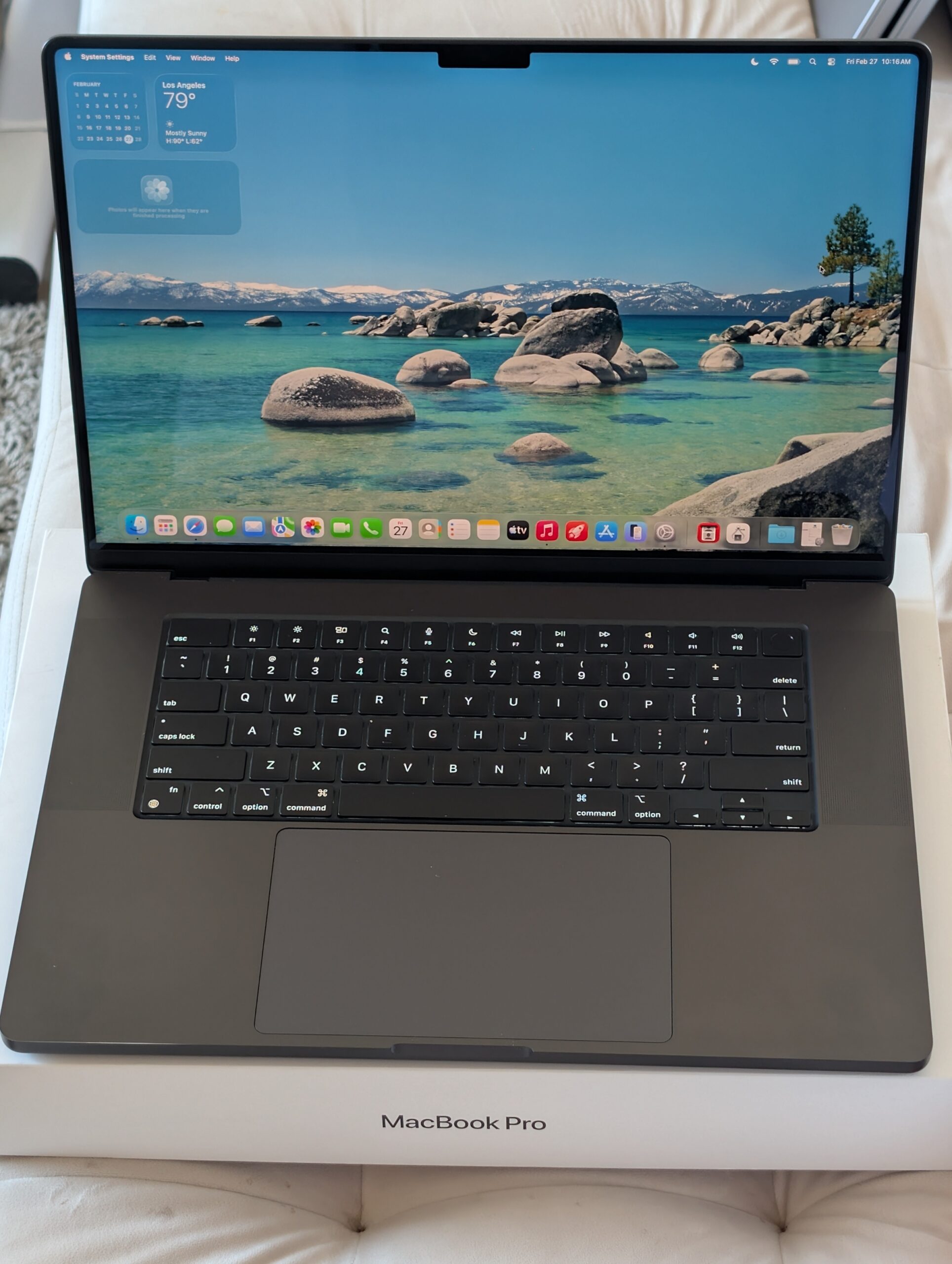 MacBook Pro 16-inch 2024 M4 Max 14-Core CPU 32-Core GPU 36GB 1TB Space Black 100% Battery